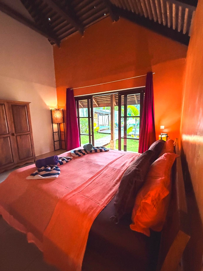Villas Hinano Master bedroom has premium bed linens