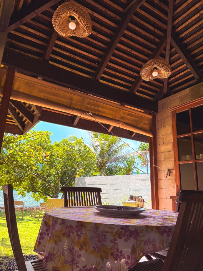 Dinning room with a beautifull bay view
